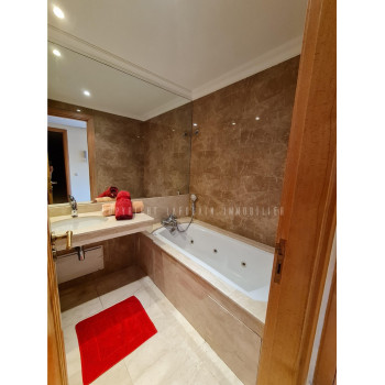 Salle de bain de ce splendide Appartement à Vendre à Marrakech
