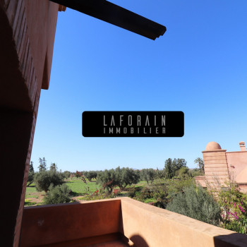 Deuxième Autre vue de la terrasse de la maison à vendre à Marrakech Palmeraie
