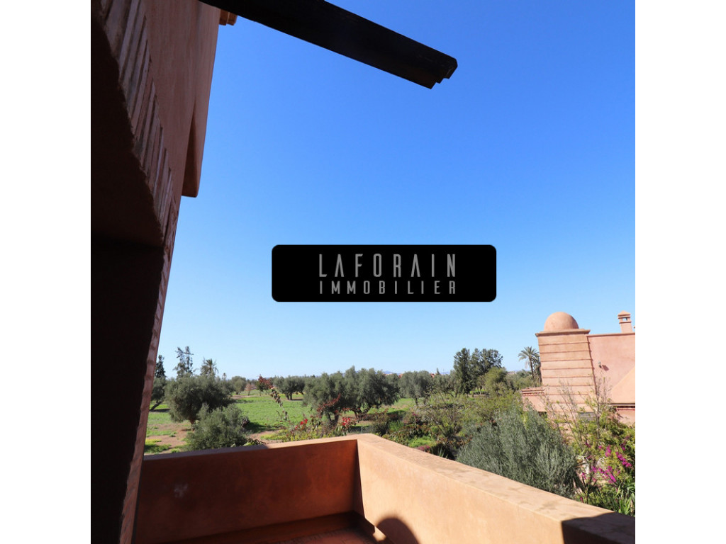 Deuxième Autre vue de la terrasse de la maison à vendre à Marrakech Palmeraie