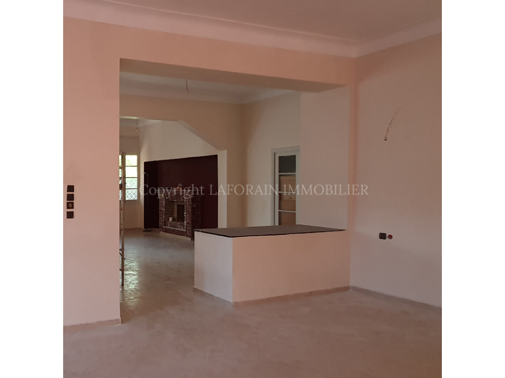 Autre vue de l'intérieur de cette spacieuse villa à vendre à Semlalia Marrakech 519 M²
