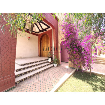 Magnifique villa de 5 chambres à vendre à Agadir