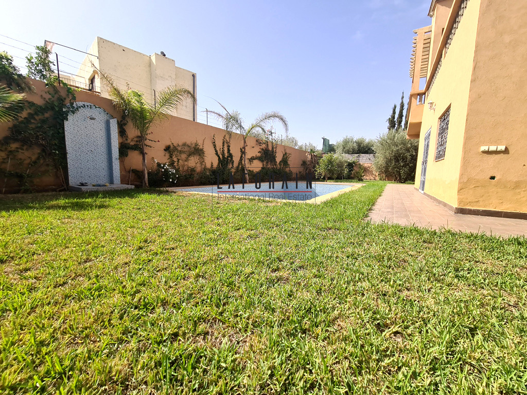 Villa à vendre route de l'Ourika, 1000M² de terrain avec piscine
