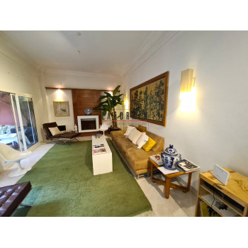 A vendre appartement en centre de Gueliz, immense terrasse, deux chambres spacieuses avec de nombreux rangements