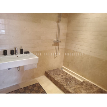 Salle de douche de ce Luxueux Appartement à Vendre à Marrakech