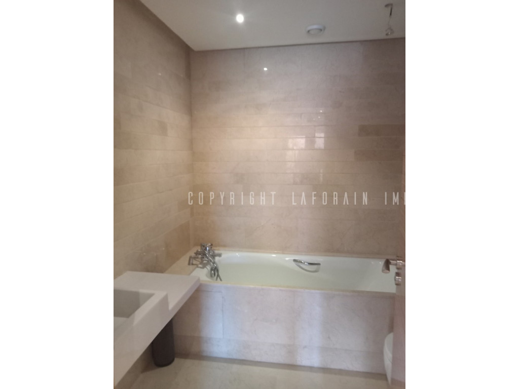 Salle de bain de ce Luxueux Appartement à Vendre à Marrakech