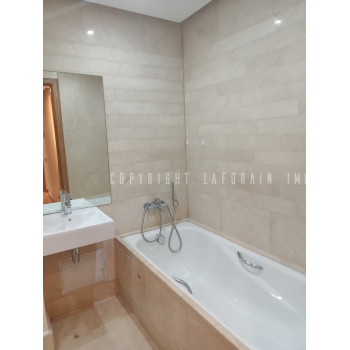 Salle de bain de cet appartement à vendre à Marrakech